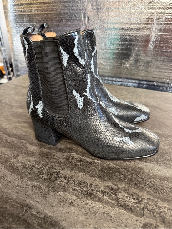 Shoes - NO. 6 STORE Bristol Ankle Boot. Size 6